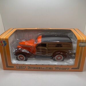 Trust Worthy 1937 Studebaker Woody 1:24 20th In Series Stock # 2404912